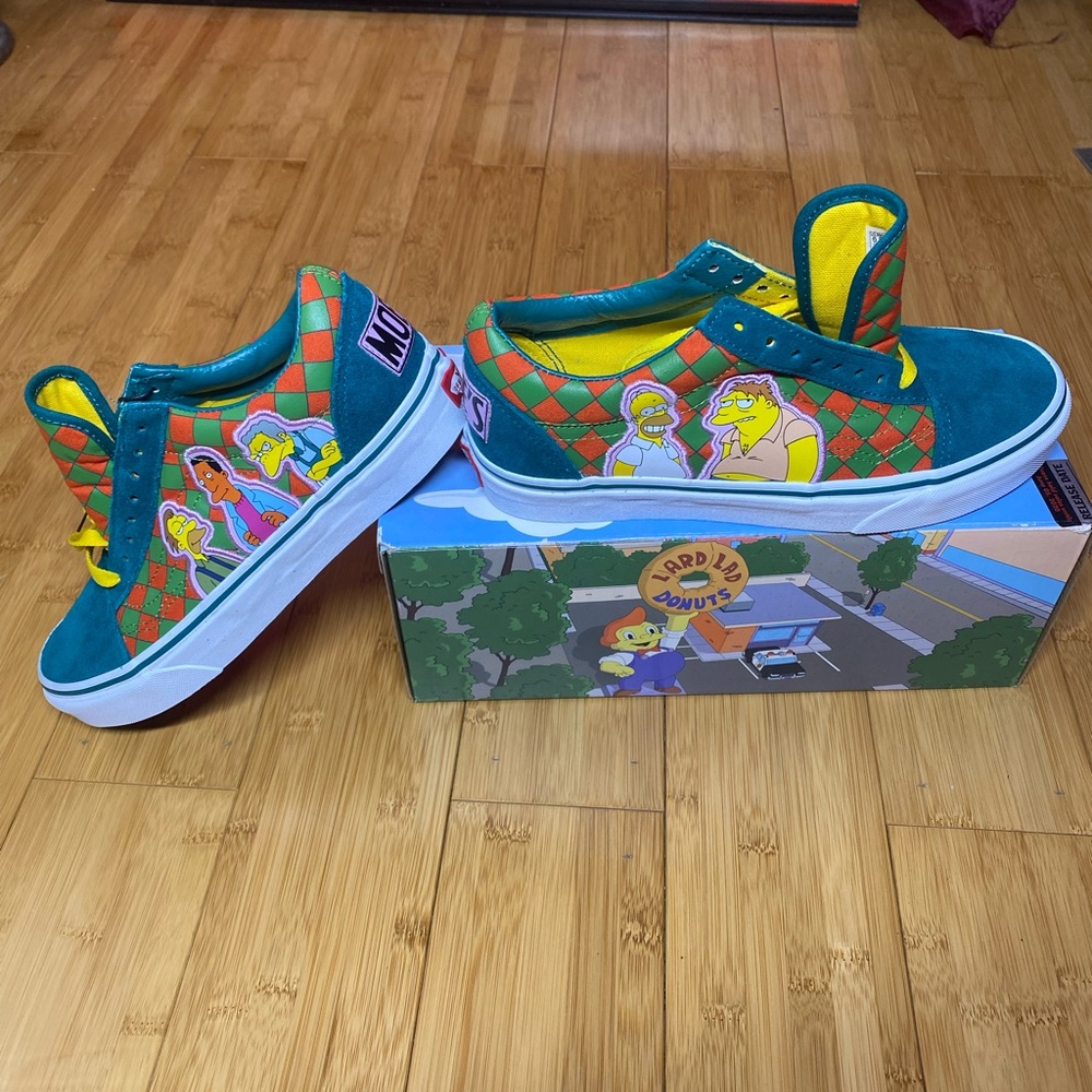 NWT Vans X The Simpsons Old Skool Moe’s Womens size 8
